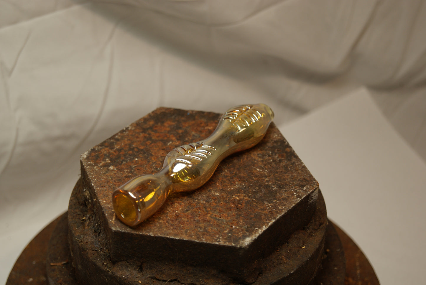 Metallic Glaze CHILLY CHILLUM Leaf Look Glass Pipe - GOLD